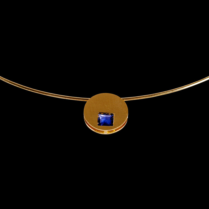 18K Gold Pendant with Blue Sapphire