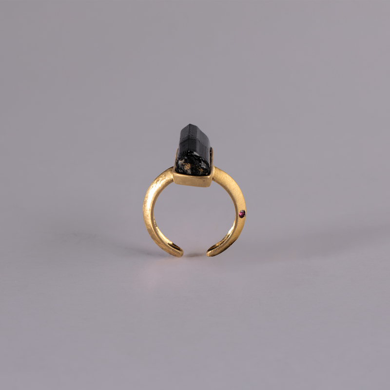 18K gold ring with sheryl crystal and red ruby